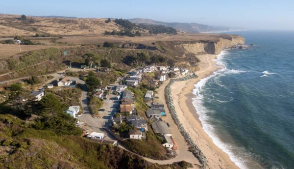Los ricos buscan privatizar las playas de California