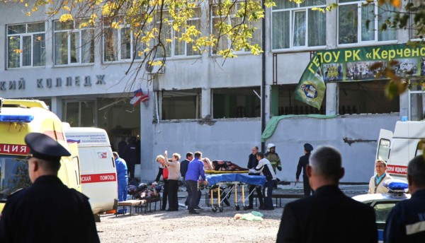 18 muertos y 50 heridos en explosión en colegio en Crimea