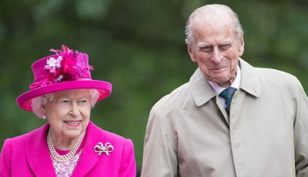 Isabel II siente un 'gran vacío' por la muerte del príncipe Felipe, según su hijo Andrés