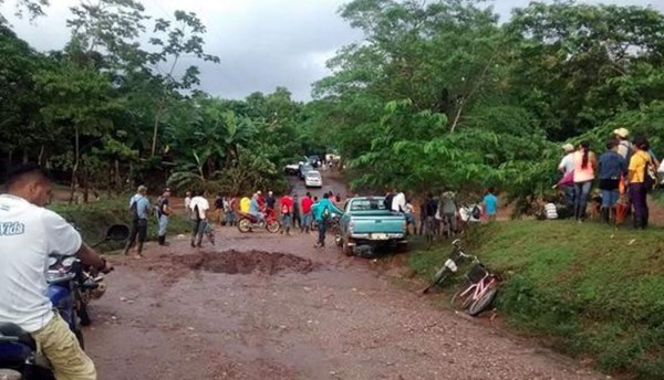 Inundación y daños en el litoral atlántico de Honduras
