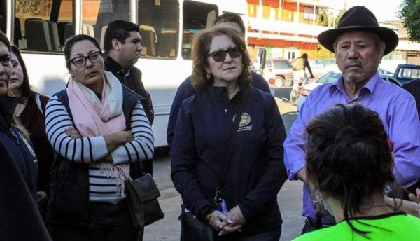 Senadores de California visitan a la caravana migrante en Tijuana