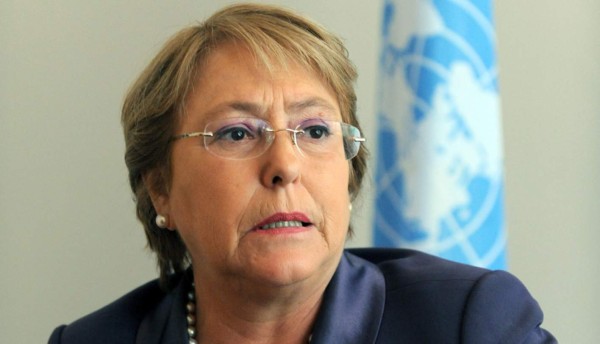 Condenan a dos excoroneles por torturas a padre de presidenta Bachelet