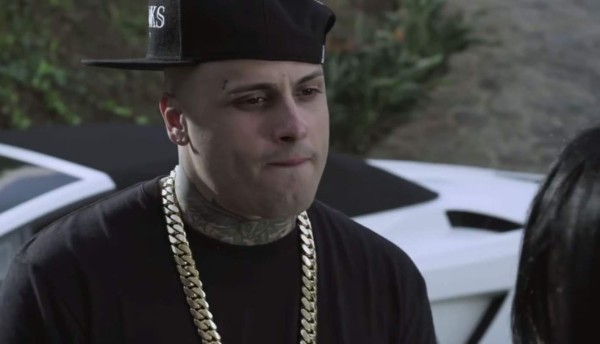 Nicky Jam usó carro de narco en video