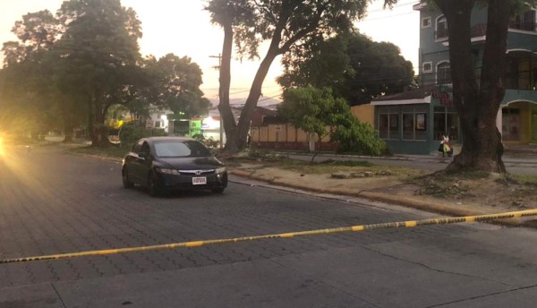 Hombre es asesinado a balazos en su vehículo en San Pedro Sula