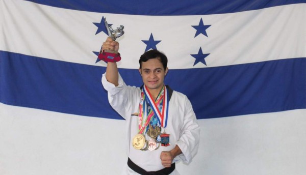 ¡Orgullo catracho! Júnior Erazo logra medalla de plata en Mundial de ParaTaekwondo