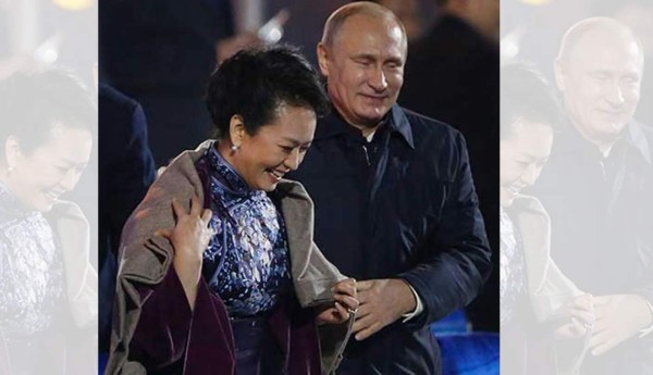 China censura imágenes en las que Putin 'coquetea' con la primera dama