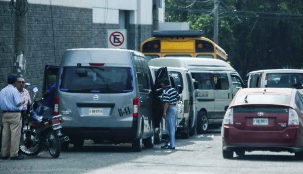 Los conductores de transporte público son los que más infringen la Ley de Tránsito.