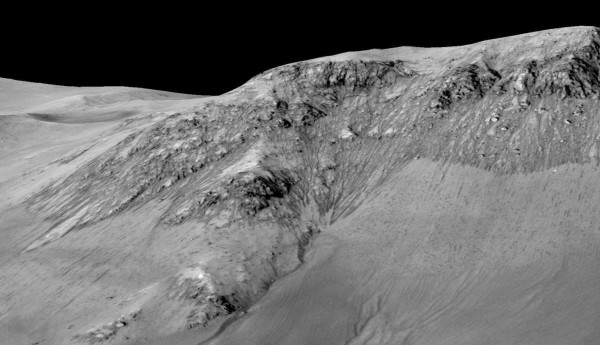 La NASA confirma que hay agua líquida en Marte