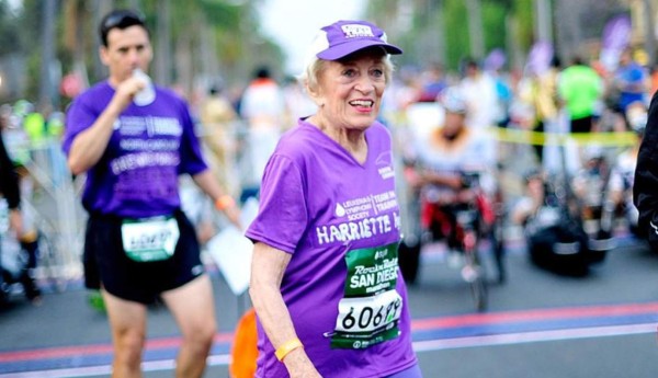 A los 92 años venció el cáncer y corrió una maratón