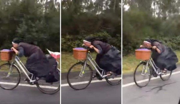 'Sor bicicleta', la ciclista que sorprende al bajar a toda velocidad una pendiente
