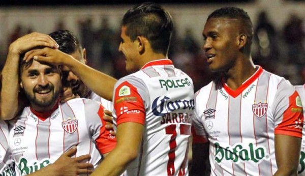 Necaxa y Brayan Beckeles a un paso de luchar por el Ascenso en México