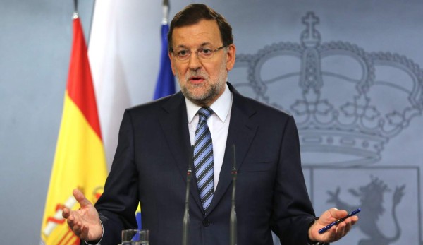 El presidente español, Mariano Rajoy, presentando los recursos contra la consulta en Cataluña