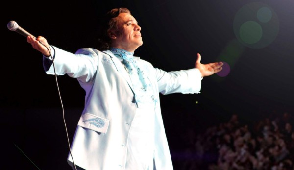 Reaccionan en redes tras muerte de Juan Gabriel