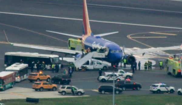 Un muerto en avión de Southwest que aterrizó de emergencia en Filadelfia