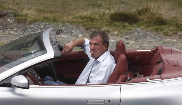 BBC despide a conductor Jeremy Clarkson por golpear a productor