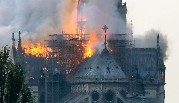 Catedral de Notre Dame de París sufre devastador incendio