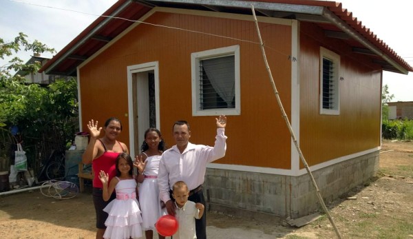 Inauguran proyecto habitacional para familias pobres en Puerto Cortés