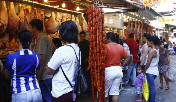 Precios 'congelados” de alimentos varían en mercados