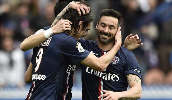 El PSG vapuleó 6-1 al Lille con triplete de Lavezzi