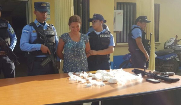 Policía captura a 'La Colombiana' con arma de guerra
