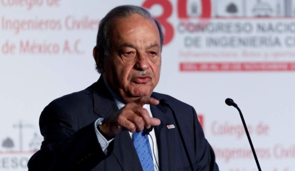 Carlos Slim se recupera en su casa, tras hospitalización por covid-19 