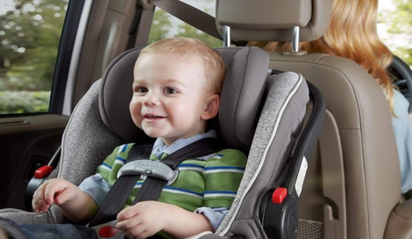 VOXX lanza dispositivo para evitar olvidar al bebé en el auto