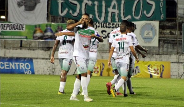 Agónica remontada del Platense sobre Real de Minas para seguir en la pelea