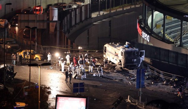 Al menos 30 muertos deja atentado frente al estadio de Estambul