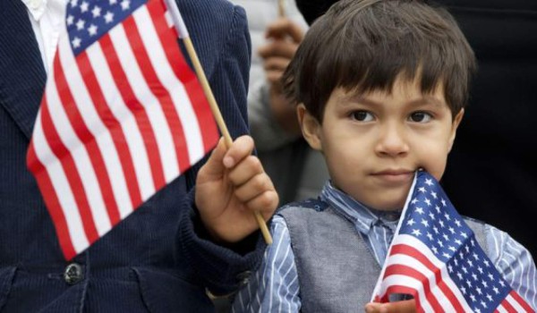 'Yo vivo aquí': niño hondureño triunfa en corte de inmigración de EUA