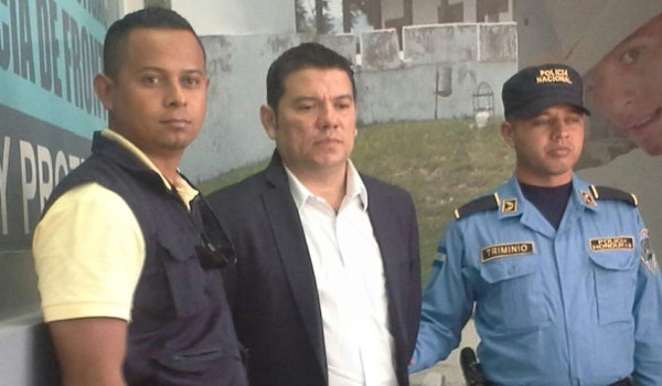 Detienen a guatemalteco en aeropuerto Ramón Villeda