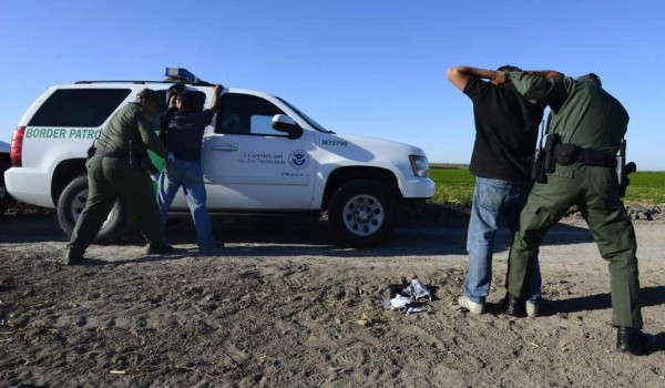 Detienen a más de 300 coyotes en Estados Unidos