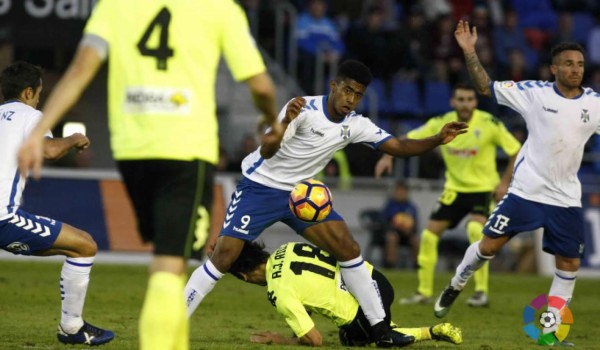 'Choco' Lozano se reencuentra con gol en el Tenerife casi tres meses después