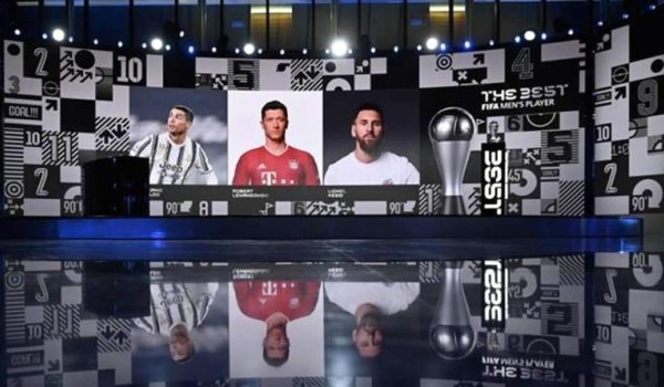 Robert Lewandowski ganó el premio The Best 2020 por delante de Messi y Cristiano Ronaldo