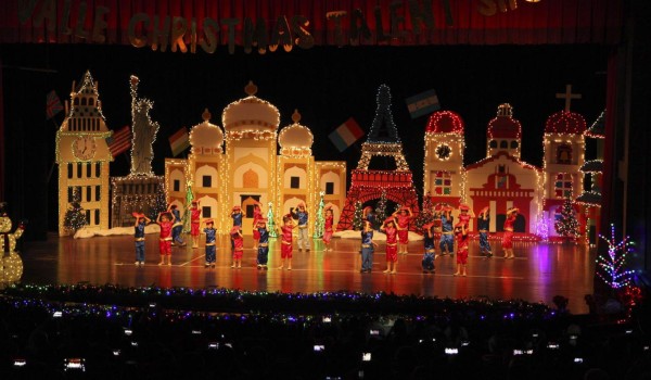 Escuela Del Valle en una 'Navidad por el mundo”