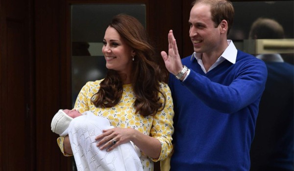 Catalina y el príncipe Guillermo presentan a su hija recién nacida