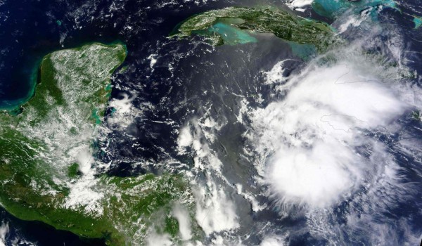 Tormenta tropical Earl se acercará hoy a la costa norte de Honduras