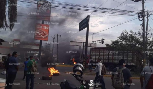 Desalojan manifestantes que bloquearon CA-5 en Villanueva, Cortés