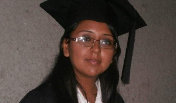 La maestra mexicana Cecilia Solís murió de un paro cardiorespiratorio.