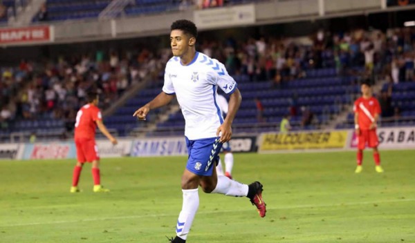 'Choco' Lozano debuta con golazo en nueva temporada con el Tenerife