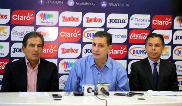 La Fenafuth ratifica a Jorge Luis Pinto tras el fracaso de la Copa Oro
