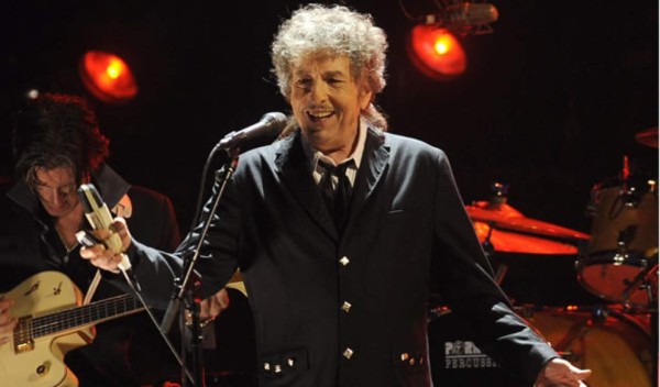 Academia entregará Nobel de Literatura a Bob Dylan