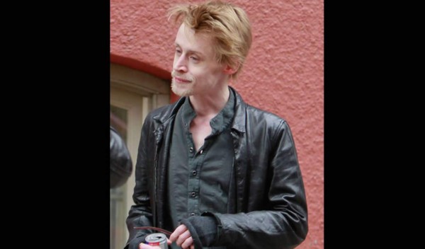 Macaulay Culkin genera controversia con su nuevo look