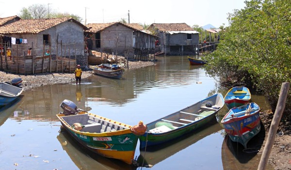 Los curiles ponen sabor a los paseos por el sur de Honduras