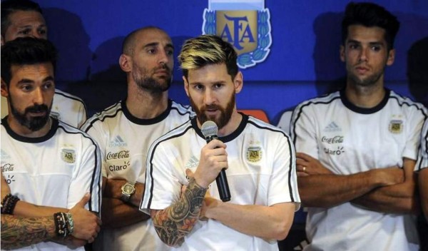 El gesto de crack de Messi salvando a los empleados de seguridad de la AFA