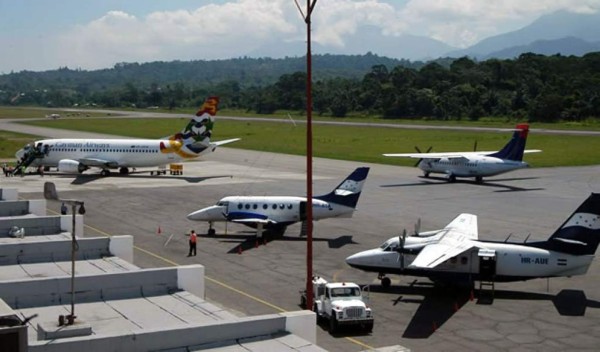 Así están trabajando los aeropuertos en Honduras por el toque de queda