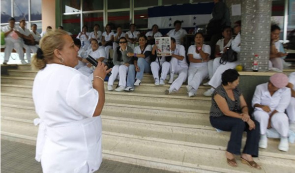 Enfermeras de Honduras de la zona norte suspenden labores