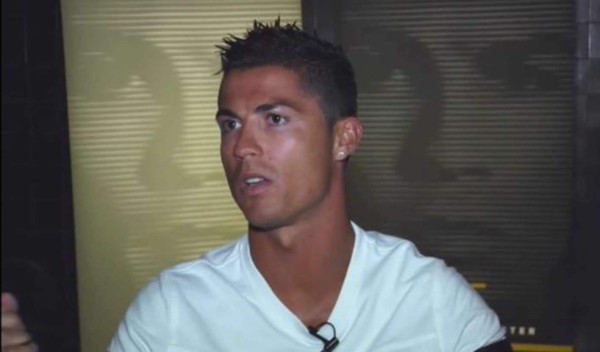 Cristiano Ronaldo abandona entrevista tras pregunta sobre la Fifa