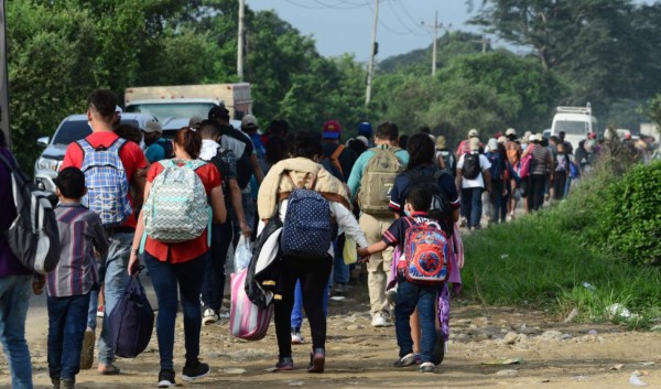Guatemala detiene a 217 migrantes hondureños de la caravana