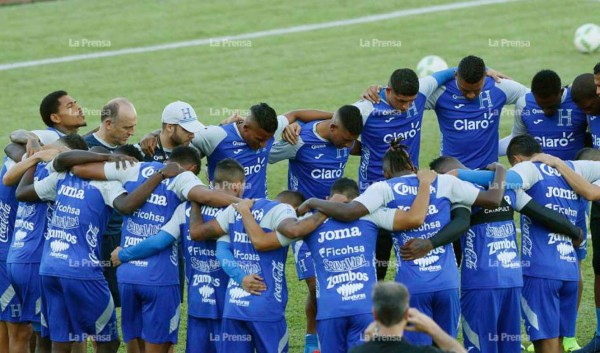 Fabián Coito dirigió su primer entrenamiento con la selección de Honduras