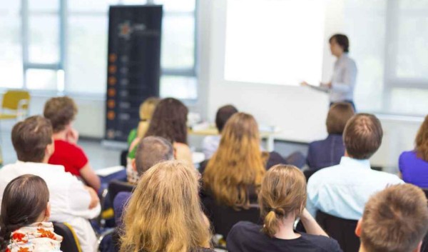 Hondureños lideran clasificación de estudiantes en EUA